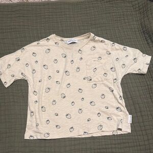 Sport and Sprout Kids Cream T-Shirt with Strawberry Print 6Y